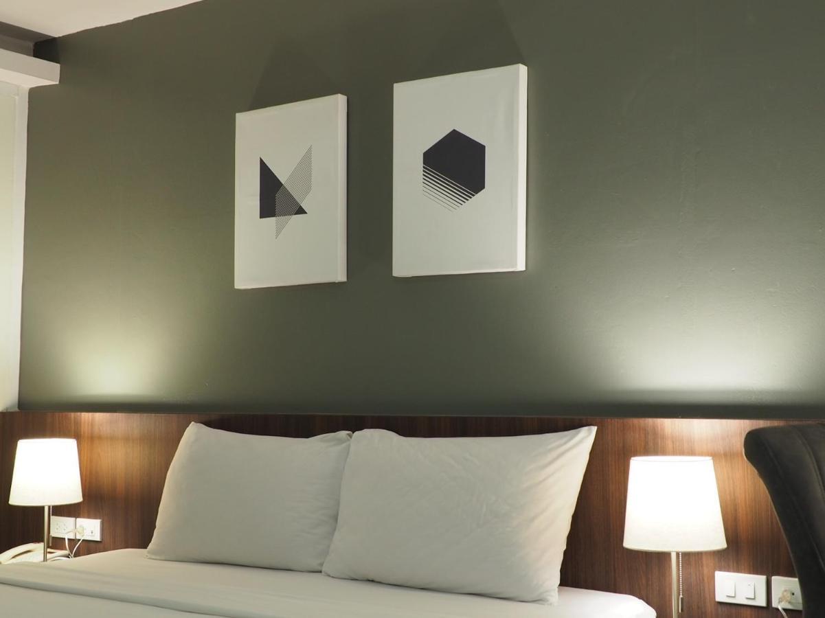 Pb Grand Hotel Хат Яй Екстериор снимка