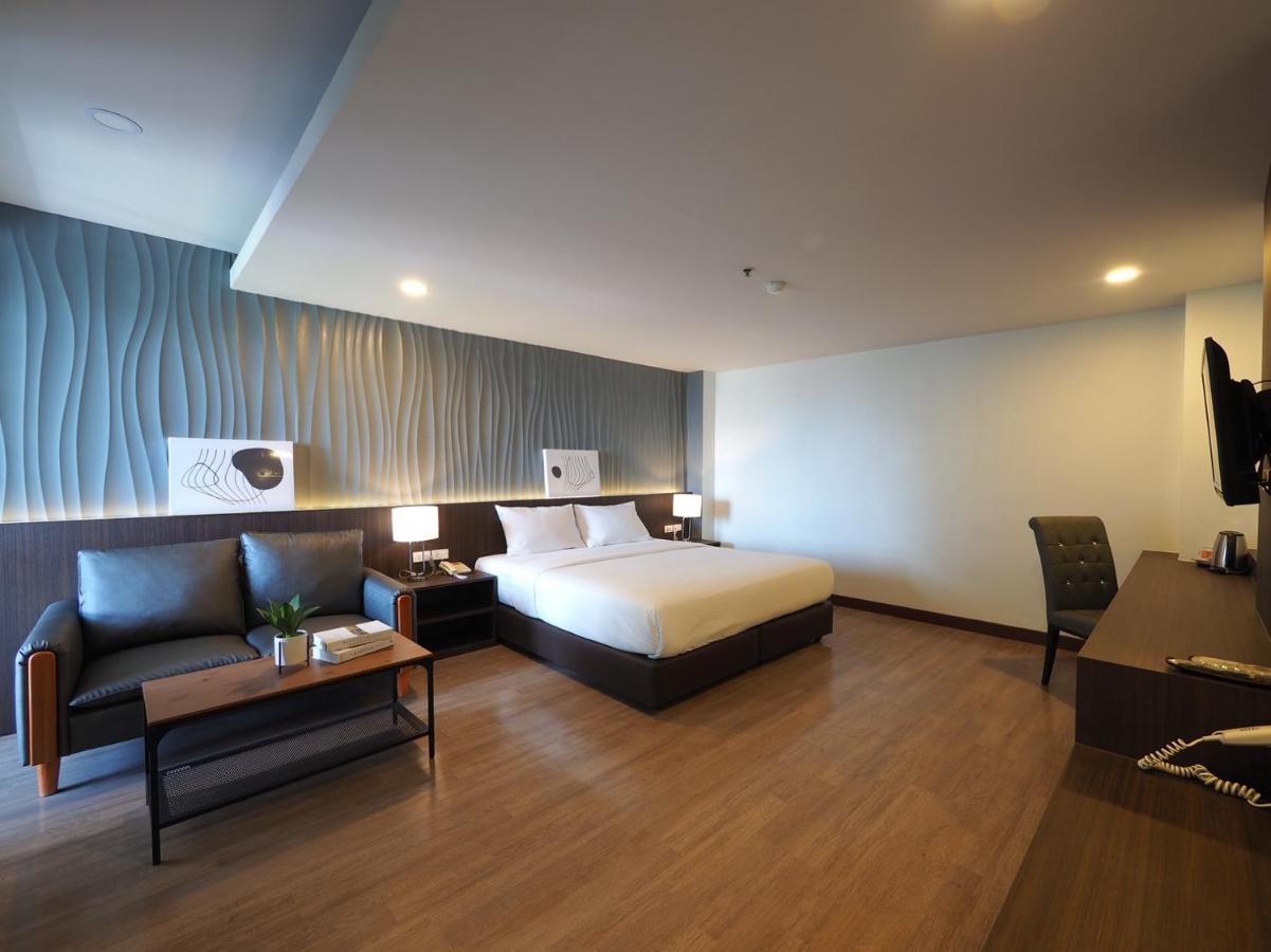 Pb Grand Hotel Хат Яй Екстериор снимка