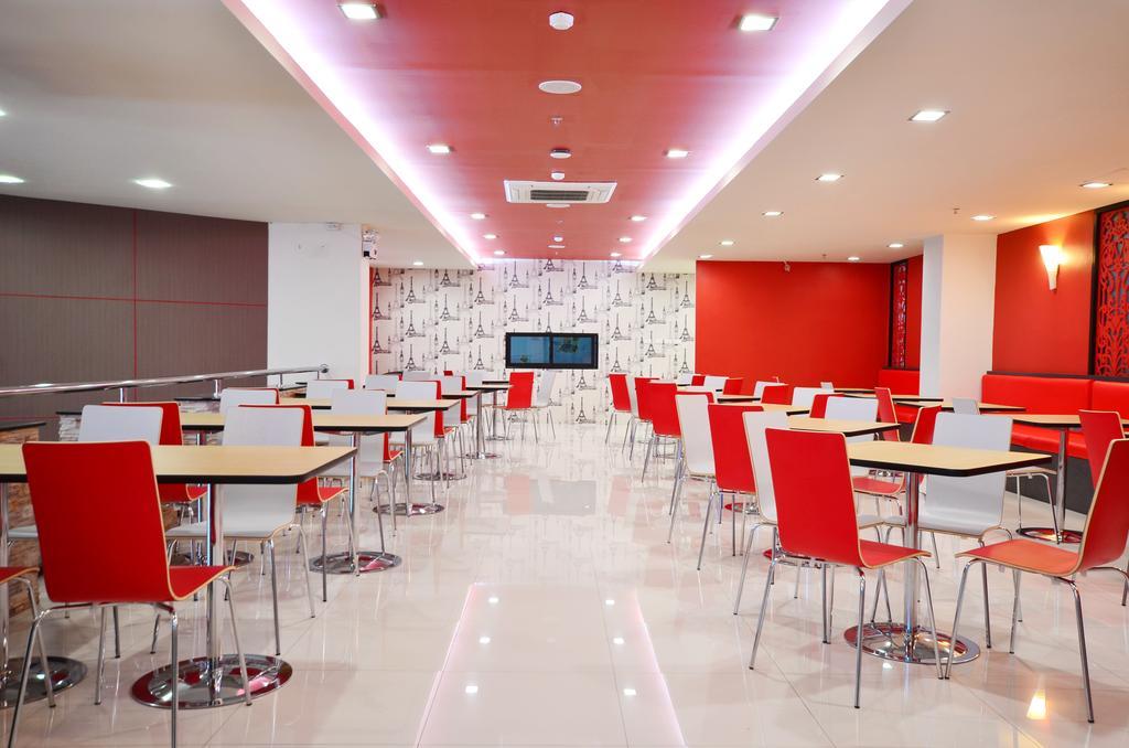 Pb Grand Hotel Хат Яй Екстериор снимка