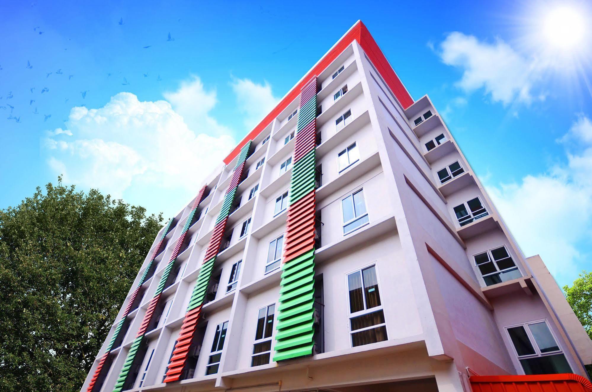 Pb Grand Hotel Хат Яй Екстериор снимка
